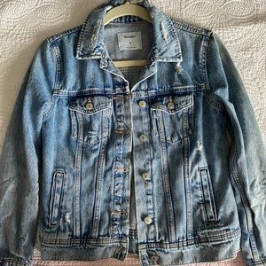 Women’s old navy distressed jean jacket